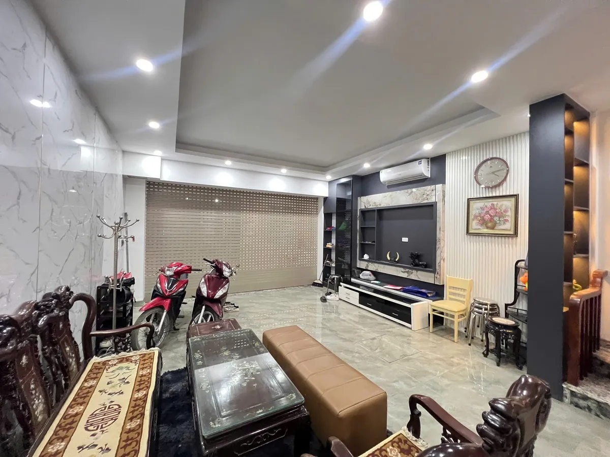  Phân lô quân đội 918 Phúc Đồng  DT 40m - MT 5m xây 6 tầng thang máy  Chỉ hơn 15 tỷ tí ti 