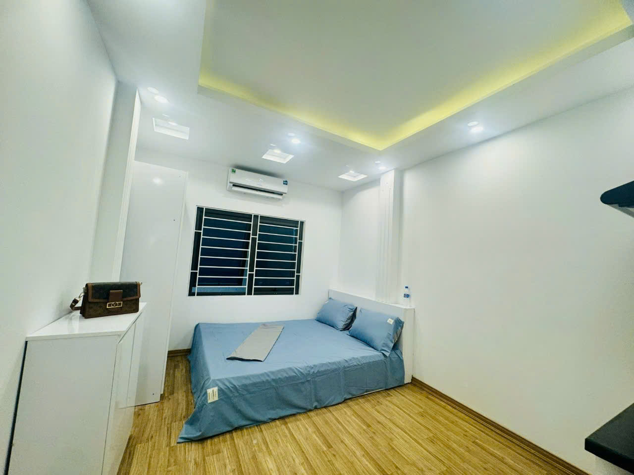  Bán gấp giá rẻ Nguyễn Trãi 30m, tầng 4, mặt tiền 4.5m, 1.18 tỷ Thanh xuân. 