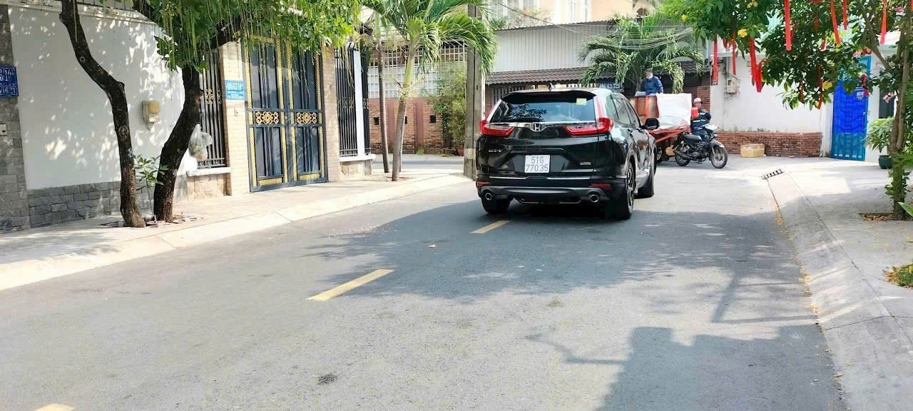  Bán Đất  hẻm 496/ Dương Quảng Hàm - gần Nguyễn Văn Lượng, 20x28m, tiện xây, chỉ 63 tỷ. 