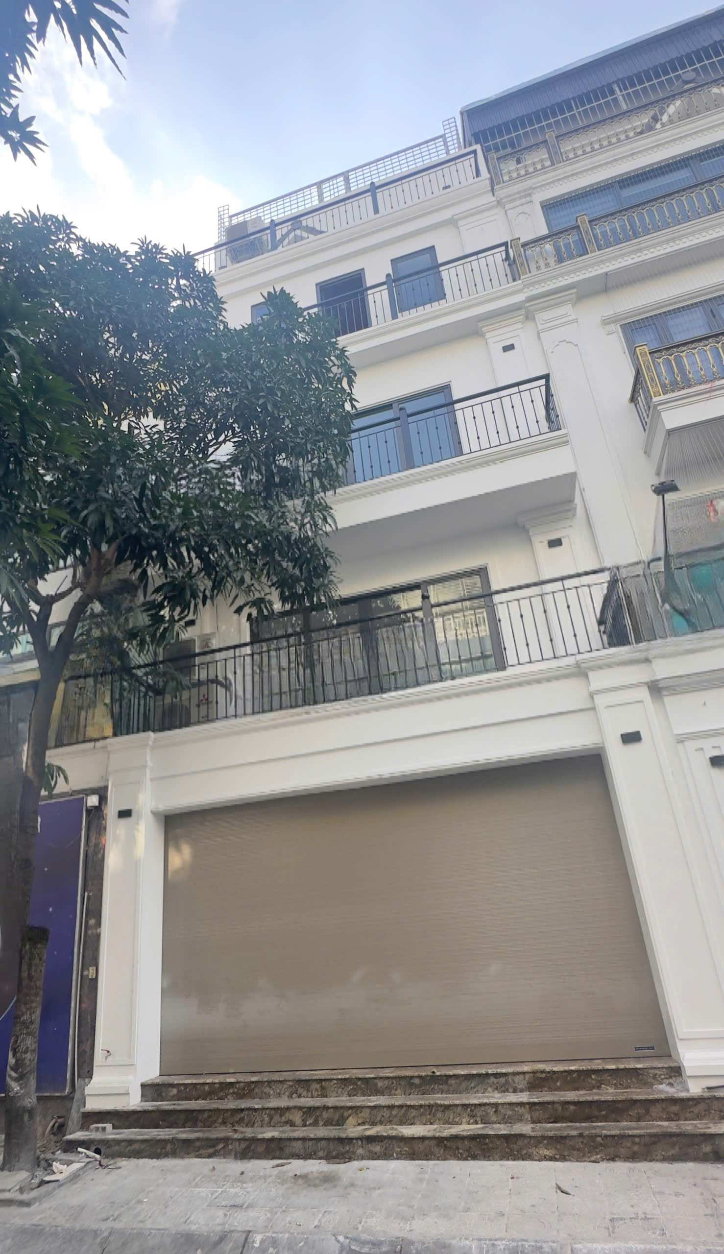  CHO THUÊ NHÀ LIỀN KỀ A10 NAM TRUNG YÊN – GẦN NGUYỄN CHÁNH – NHÀ MỚI, THANG MÁY 