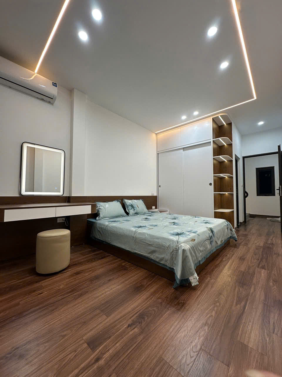  NHỈNH 8 TỶ NHÀ ĐẸP Ở NGAY TRUNG TÂM  ĐỐNG ĐA  – NGÕ THÔNG GẦN NGÃ TƯ SỞ  lh 0975124520 