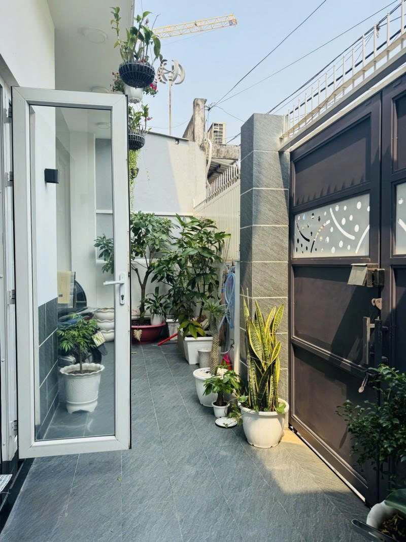  Bán nhà  HXH 5m  Lê Trọng Tấn, gần Tây Thạnh, qua Aeon 400m, 9x9m, 2 Tầng, chỉ 7,3 tỷ. 