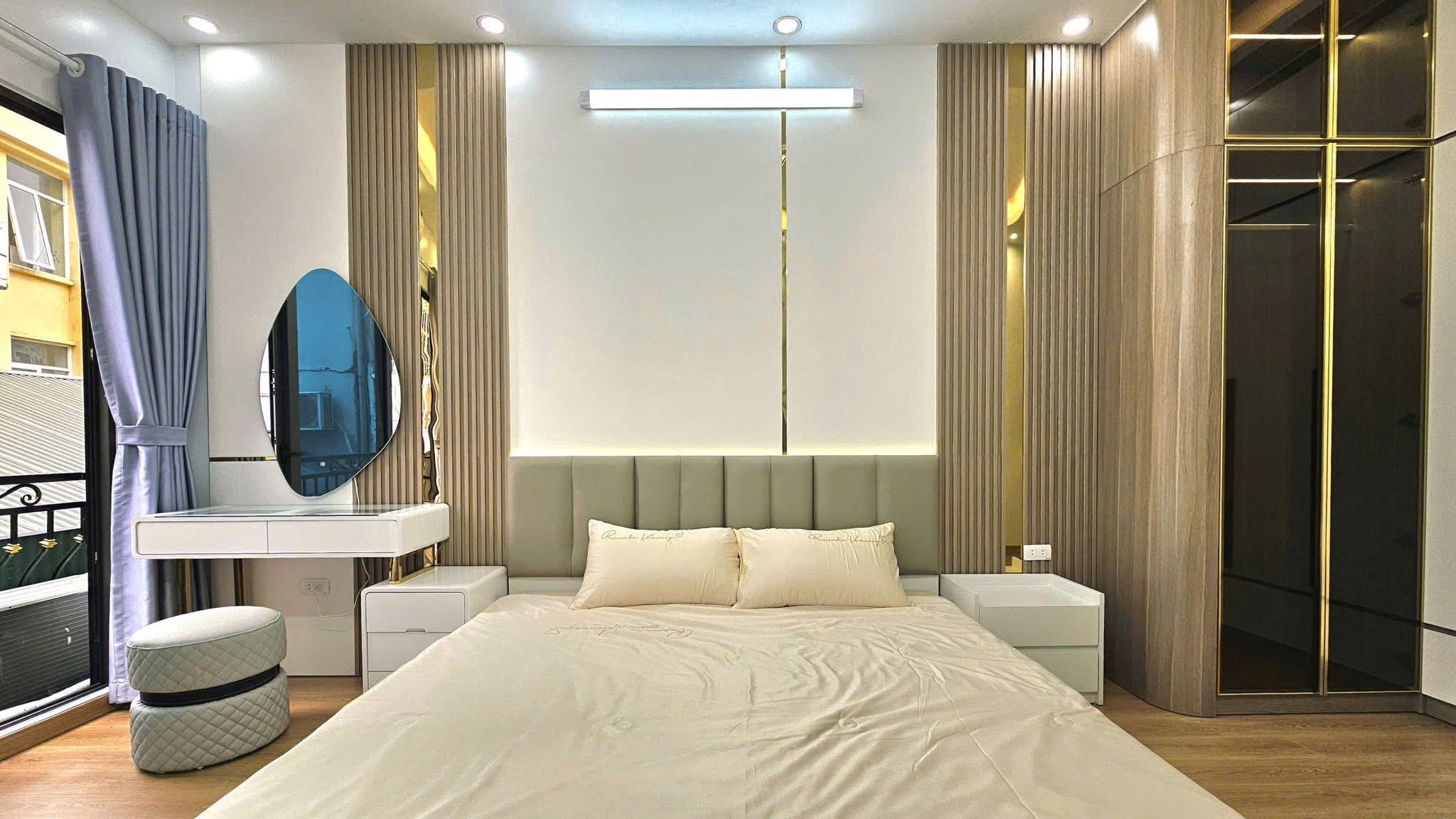  HOÀNG VĂN THÁI 5 TẦNG NHÀ MỚI - THANG MÁY - FULL ĐỒ - 36m2 Mặt tiền 3.4m Giá 10.8 tỷ 