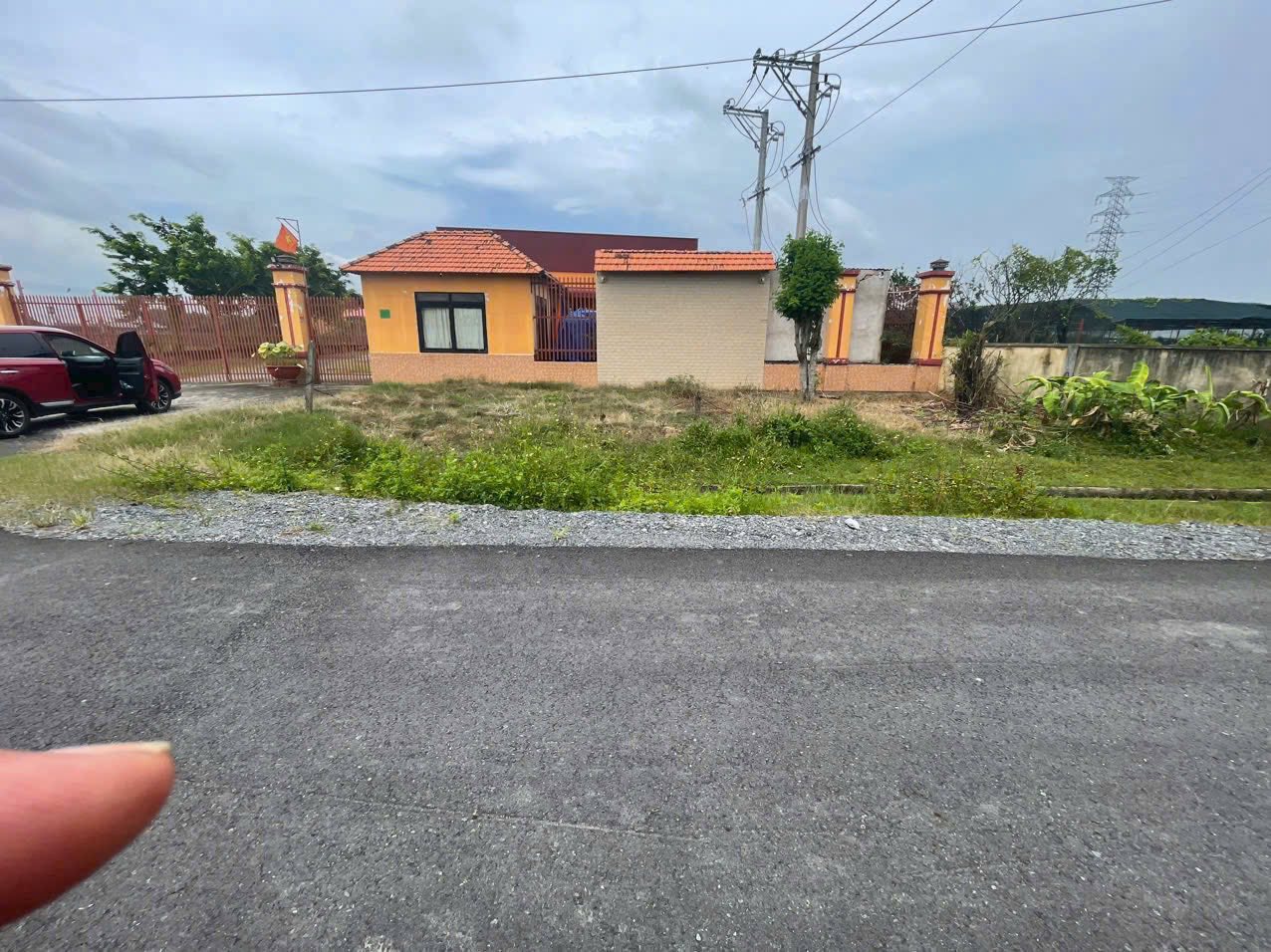  Bán nhà mặt tiền nhưa 7000m2 giá 35 tỷ Thông ra Quốc Lộ 22 