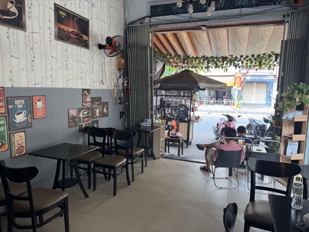  MẶT TIỀN KINH DOANH ĐỈNH – NGUYỄN SƠN - NHÀ 2 TẦNG + SÂN THƯỢNG – LÔ GÓC – ĐÚC KIÊN CỐ. 