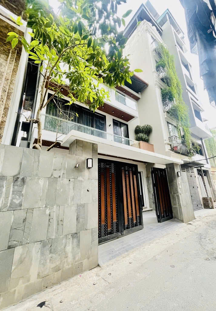  Đẳng cấp hiếm, bán biệt thự khu Linh Lang Đội Cấn, ô tô đỗ cổng,150m, chỉ 32 tỷ 