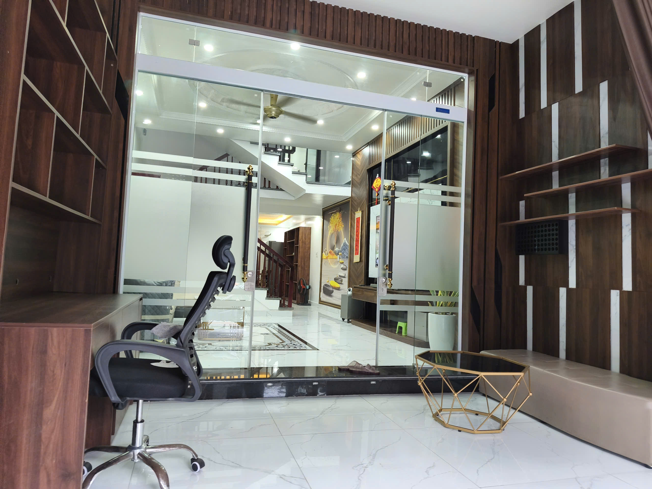  Cần bán gấp nhà 2.5 tầng mặt đường Kiều Hạ, Đông Hải, Hải An, Hải Phòng. 