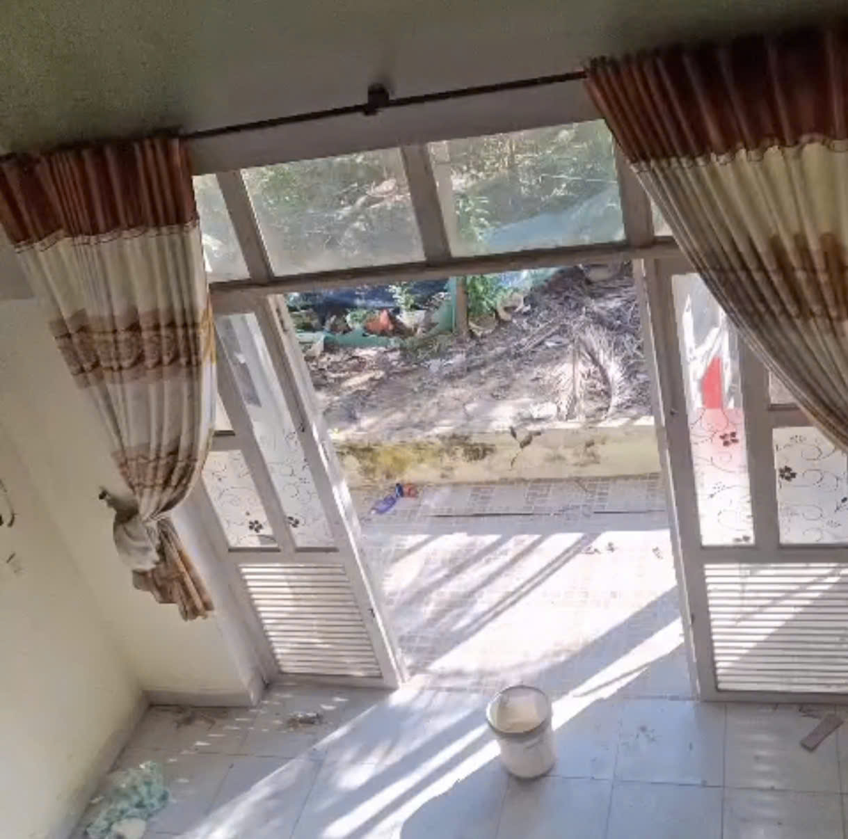  ► Cho thuê nhà MT Phó Đức Chính - Chính Hữu Nối Dài, 7 triệu, 150m2, C4, 2pn 2WC 