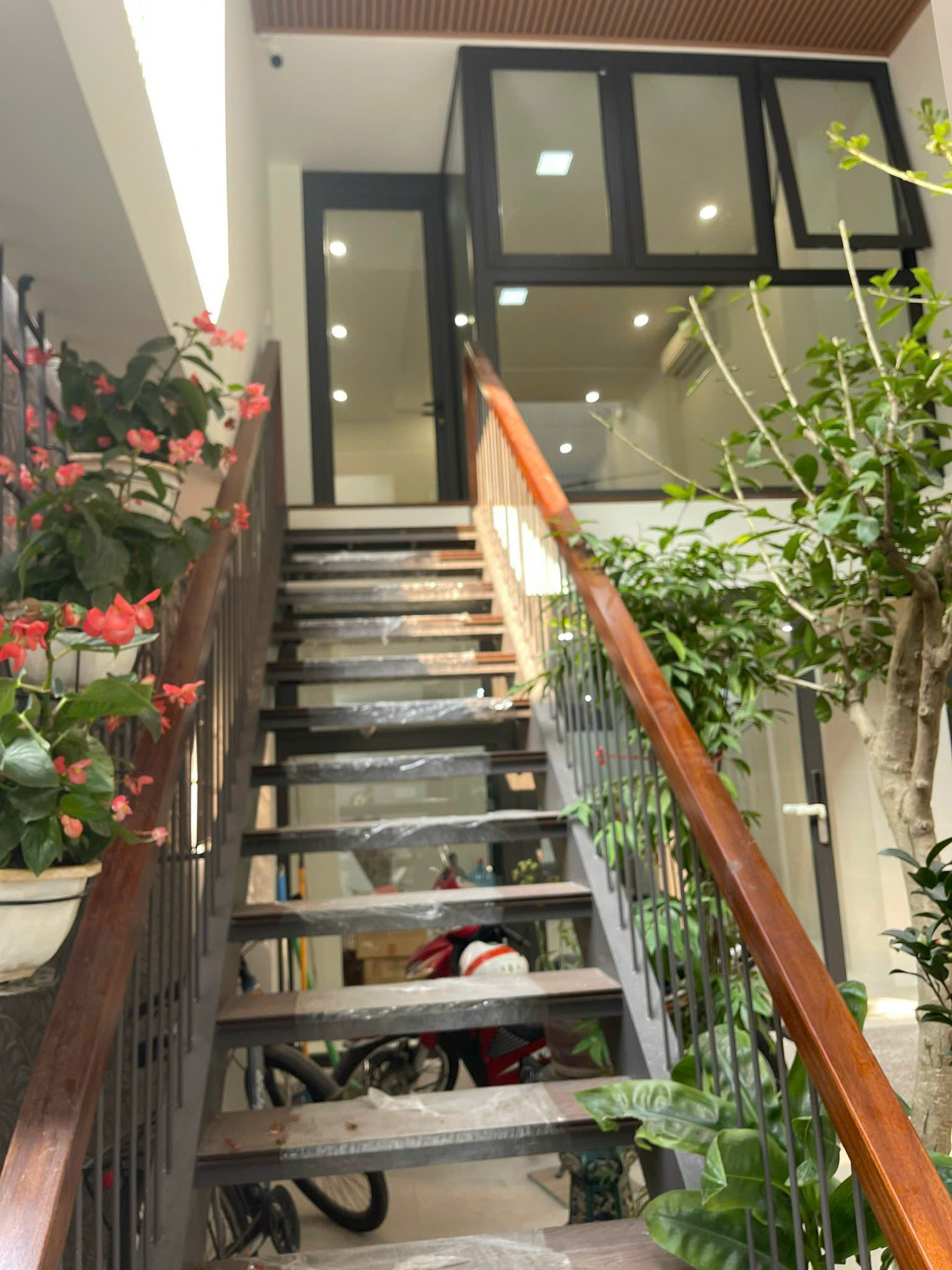  CHÍNH CHỦ CHO THUÊ VĂN PHÒNG MỚI – HUỲNH THÚC KHÁNG, ĐỐNG ĐA, HÀ NỘI 