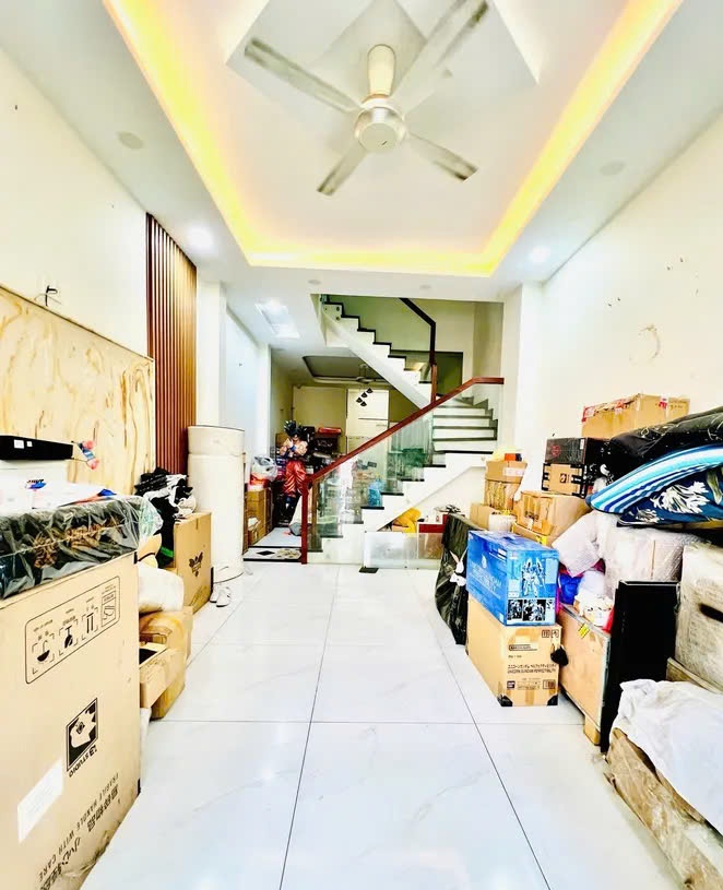  4 Tầng 63m2 có 8,2 tỏi x Quang Trung Phường 12 Gò Vấp TP. Hồ Chí Minh. 