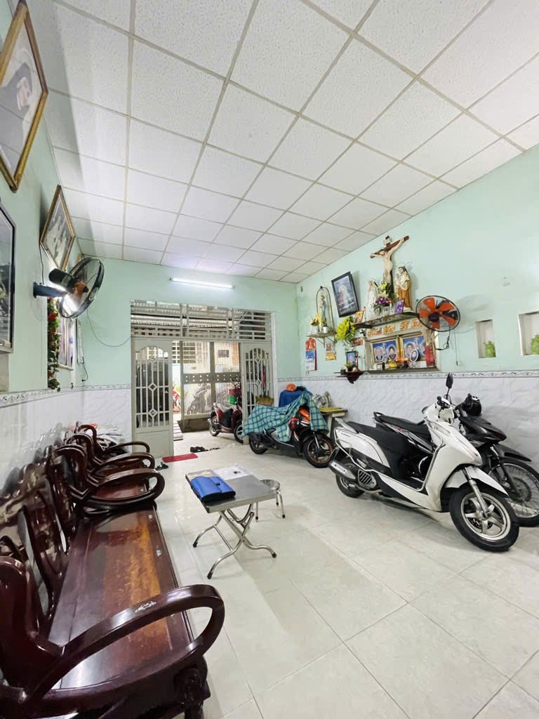  D2051 ⚡️⚡️ nhà trong chợ Nguyễn Văn Quá Q12, SHR, Vuông, 4x30m, 4.x tỷ 