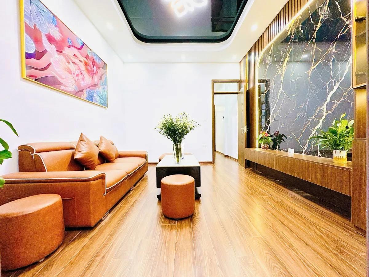  Nhà hiếm  Xuân Đỉnh –gần trường cấp 1,2,3 Xuân Đỉnh –gần phố 42M 5tầng 9.7 TỶ 