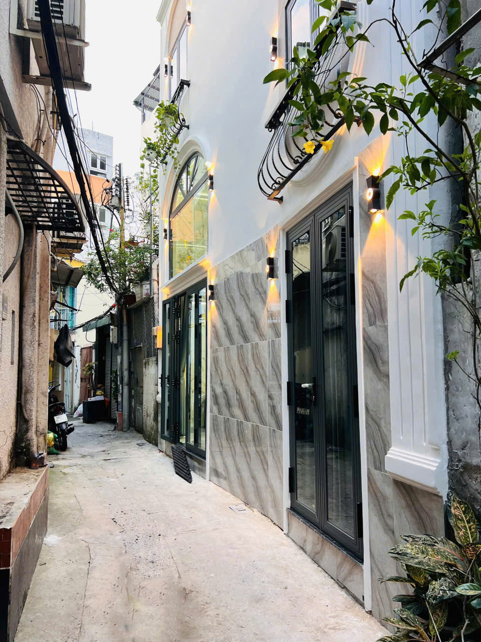  D2057 ⚡️ nhà Lý Chiến Thắng Q3, SHR, 3 tầng, 6x4m, 5.x tỷ x nhỏ 