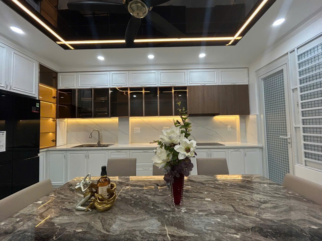  Mặt tiền đường số Khu Cư Xá Ngân hàng - Quận 7 - 4 tầng - Thang máy - 62m2 - 17.8 Tỷ 