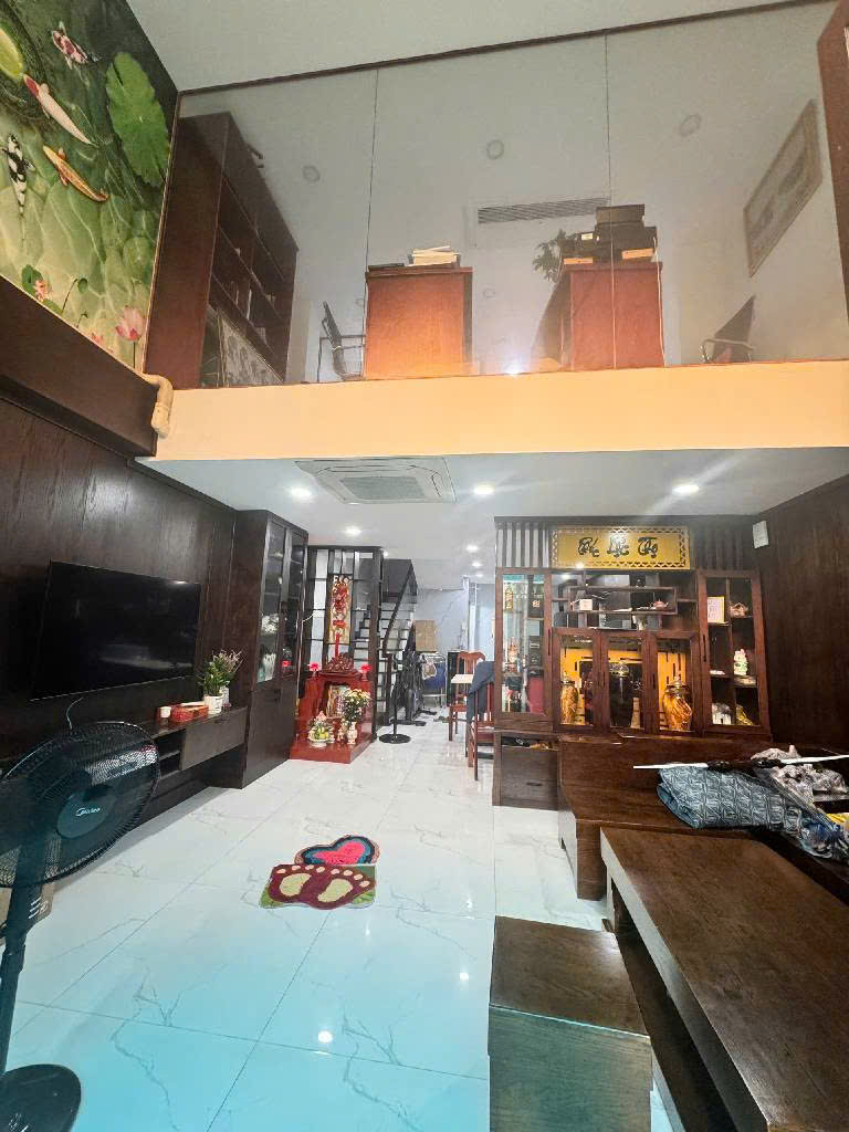  Bán nhà 4 tầng sát mặt tiền Quốc lộ 13, gần UBND Hiệp Bình – Vạn Phúc City, giá 7,5 tỷ 