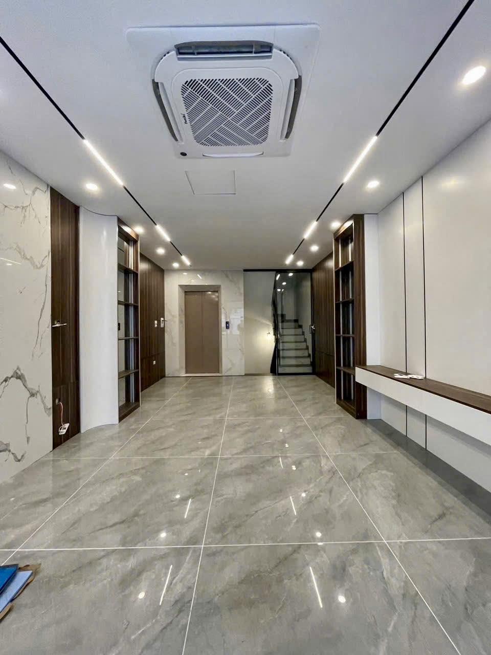  NHÀ ĐẸP ĐÓN TẾT XUÂN LA-THAMG MÁY -Ô TÔ-  KINH DOANH -  54M 5 TẦNG 15.6 TỶ 