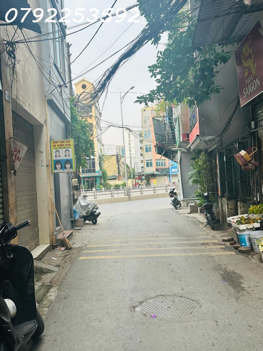  Bán Nhà Vũ Hữu. Thanh Xuân. Diện Tích 50m x3 tầng. Mặt tiền 3.5m. Giá Bán 18.8 tỷ 