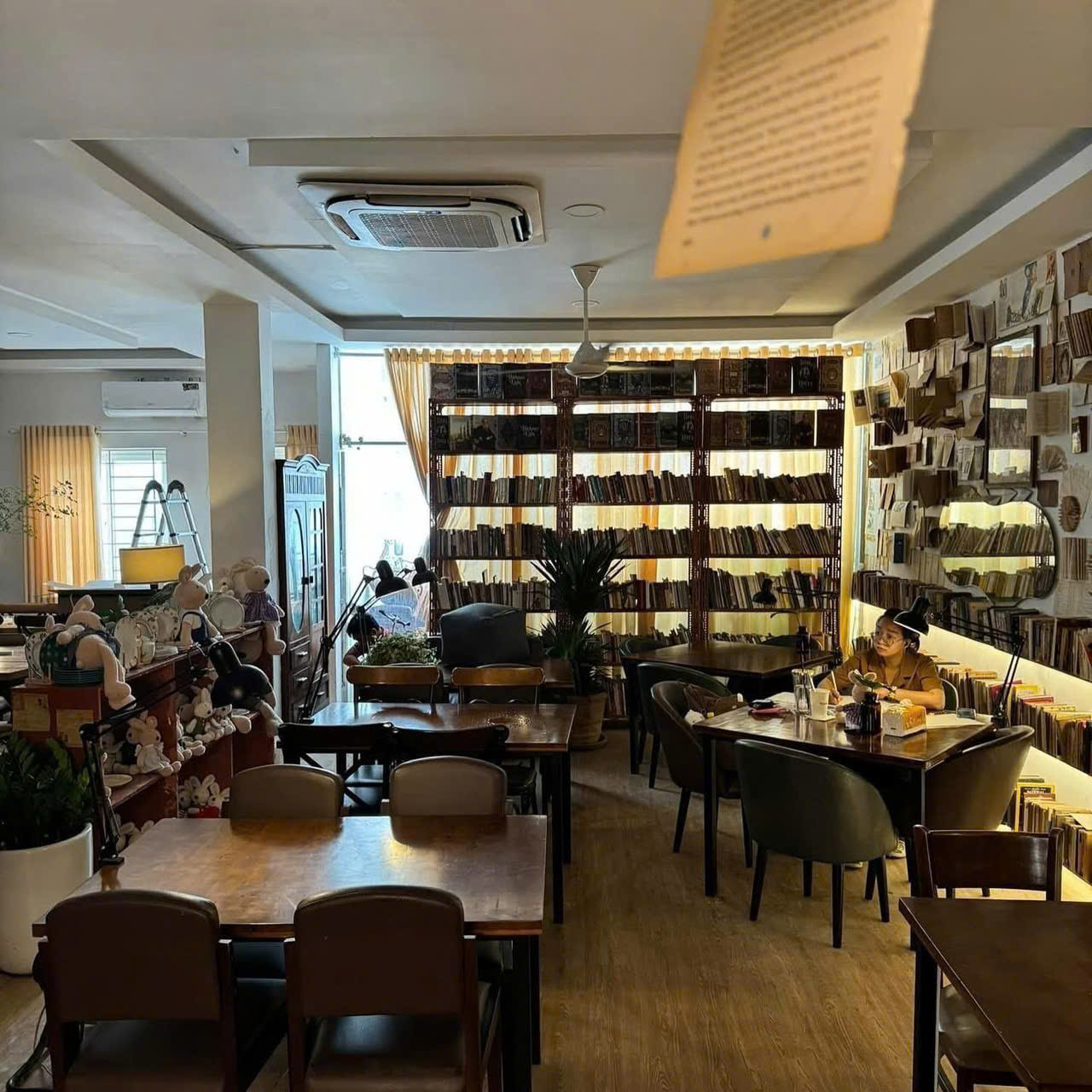  GẤP LỖ SÂU- CHÍNH CHỦ CẦN SANG NHƯỢNG QUÁN – MÔ HÌNH KHÔNG GIAN HỌC TẬP & LÀM VIỆC - PHÚ NHUẬN - TPHCM 