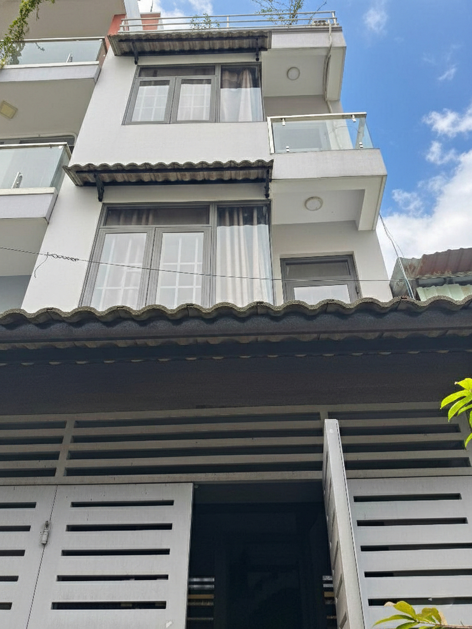  H2082 ???? nhà Nguyễn Văn Quá Q12, SHR, HXH, 3 tầng, 4.x tỷ 