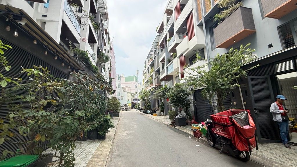  NHÀ MỚI ĐƯỜNG 8M - PHAN HUY ÍCH GÒ VẤP - TẶNG FULL NỘI THẤT - NGANG 4.5MX14M - 5TẦNG - GIÁ NHĨNH 10 TỶ 