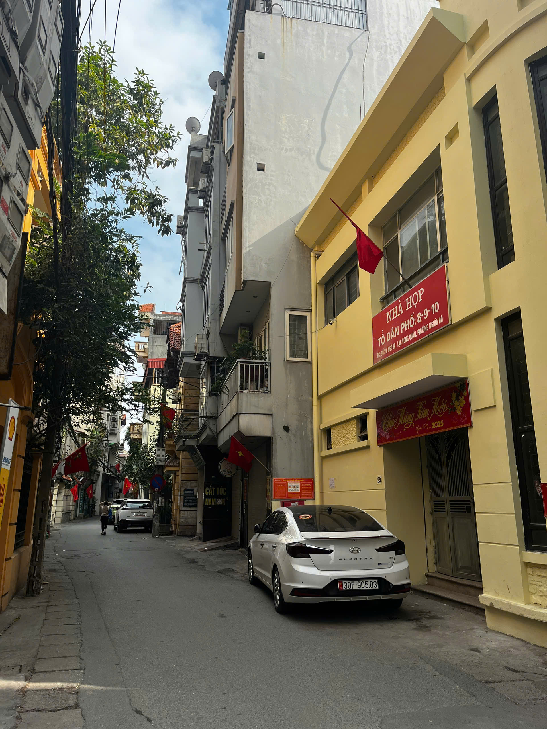  Siêu phẩm, bán nhà Lạc Long Quân, ô tô vào nhà, 80m chỉ 27 tỷ 