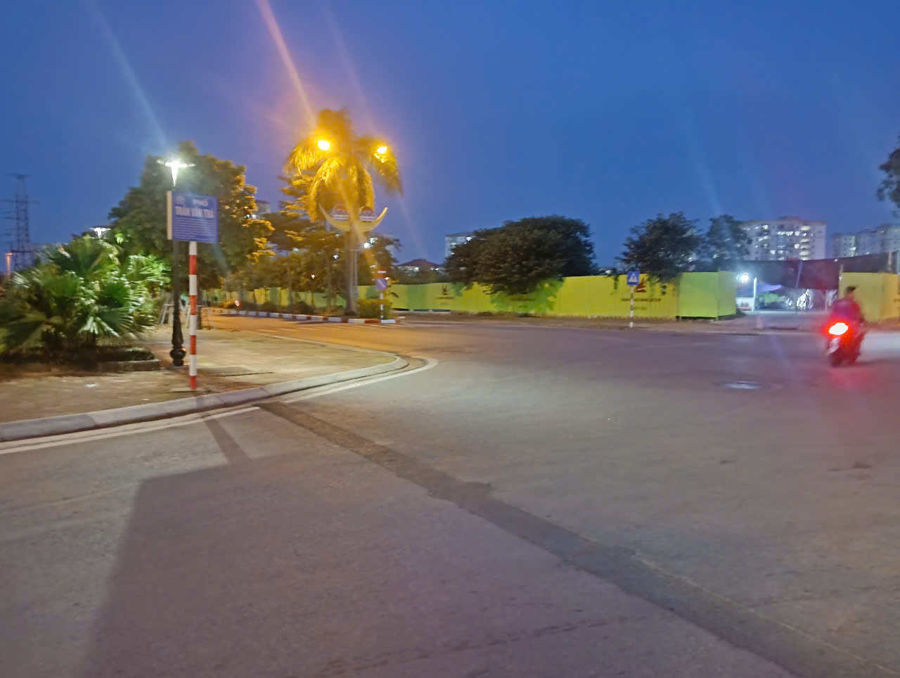  ???? HÀNG HIẾM LINH LANG – ĐÀO TẤN  BA ĐÌNH ????
Đất vàng – ô tô vào nhà. 