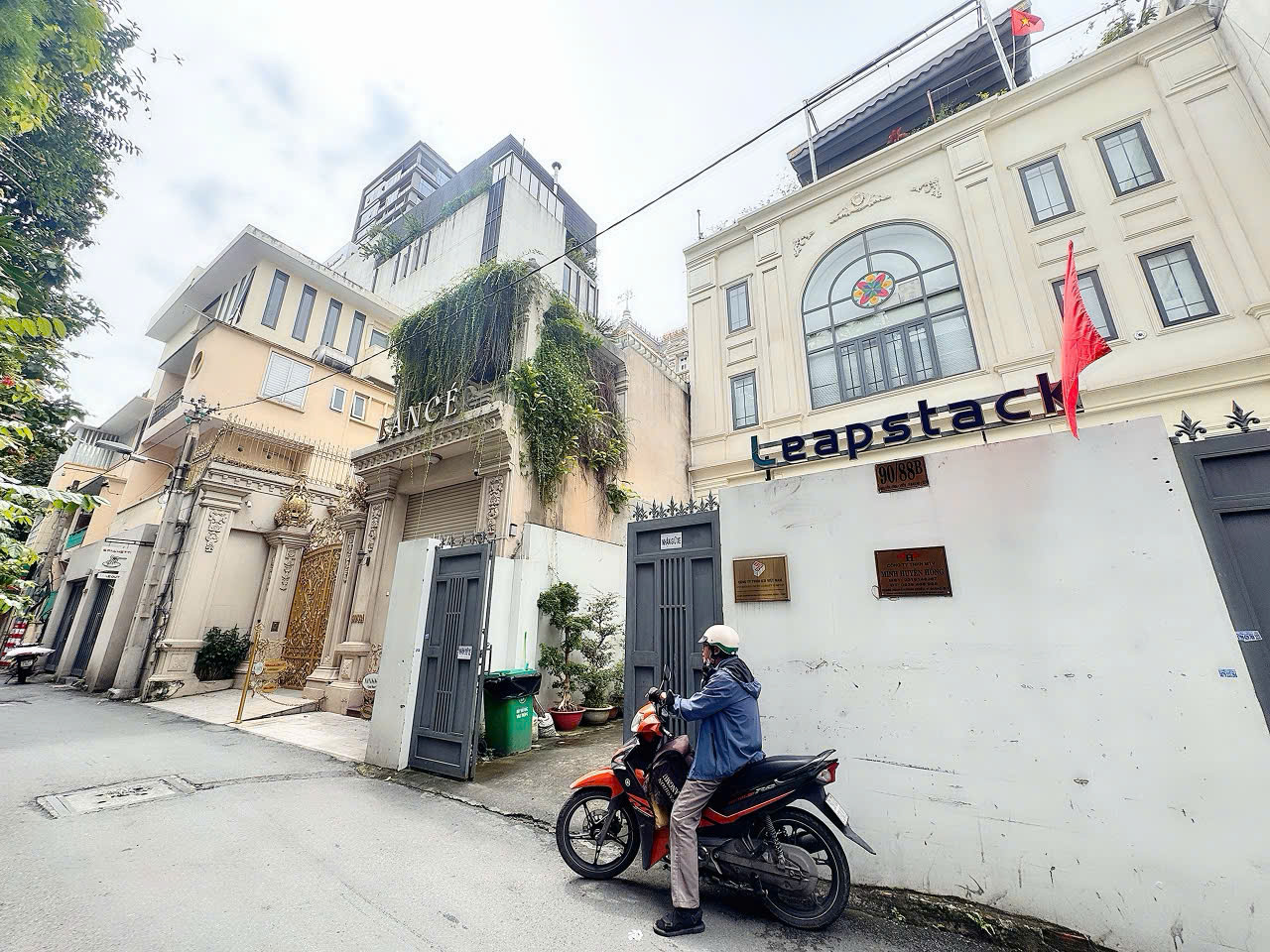  BÁN NHÀ 4 TẦNG HXH Đ.NGUYỄN ĐÌNH CHIỂU, ĐAKAO, Q3 - DT 4M*21M VUÔNG ĐẸP - KHU VIP HIẾM BÁN NỚI HỘI TỤ CỦA GIỚI ĐẠI GIA* LIÊN HỆ GIANG GIANG: 093.86.76.685 