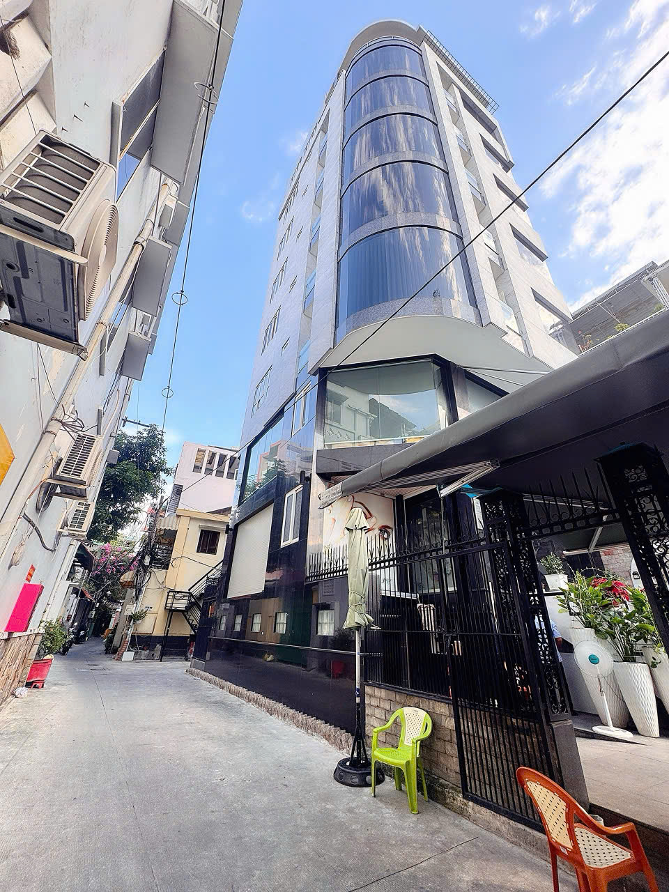  BÁN NHÀ 4 TẦNG HXH Đ.BÀ LÊ CHÂN, TÂN ĐỊNH, Q1 - NGAY NHÀ THỜ&CHỢ TÂN ĐỊNH - VỊ TRÍ HIẾM NHÀ BÁN * LIÊN HỆ GIANG GIANG: 093.86.76.685 