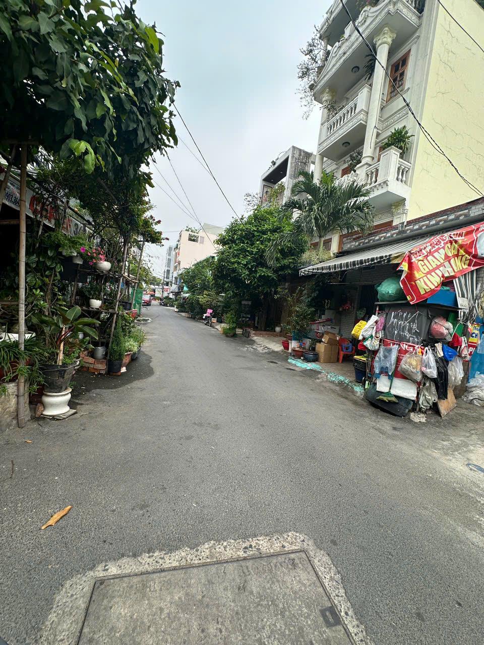  Bán nhà ngõ Phan Văn Trị, Bình Thạnh: 101m2, 2PN, 50m ra Phạm Văn Đông sổ hồng, 11.5 tỷ – Cơ hội vàng an cư, đầu tư,vị trí trung tâm, giá tốt! 