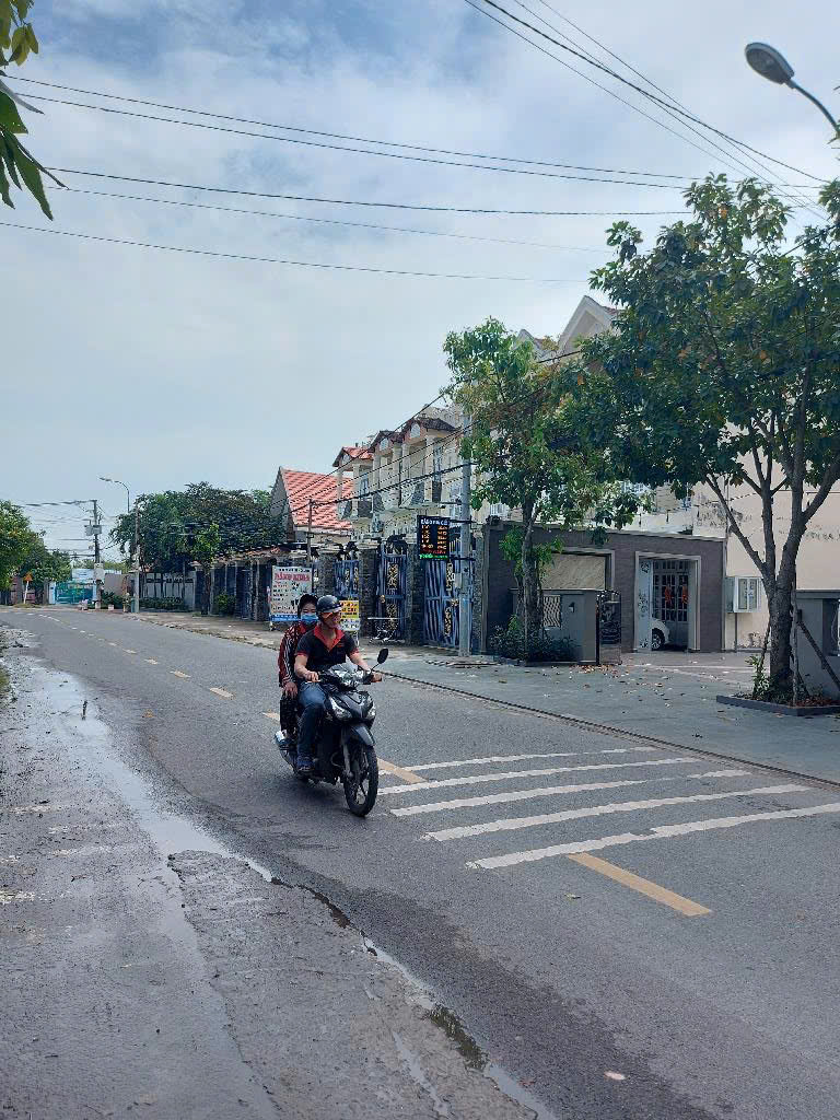  Cần Bán gấp nhà mặt tiền ngang 6m 250m2 sát Q.L22–Tỉnh Lộ 8 gần UBND XÃ dọn vào ở ngay chỉ 4.8 tỷ 