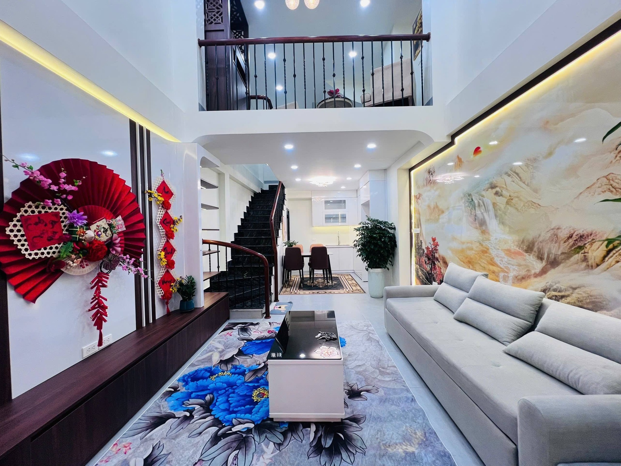  NHÀ ĐẸP-LÔ GÓC- PHỐ LẠC LONG QUÂN 38M 5T NHỈNH 9 TỶ-NGÕ THÔNG- GẦN PHỐ 