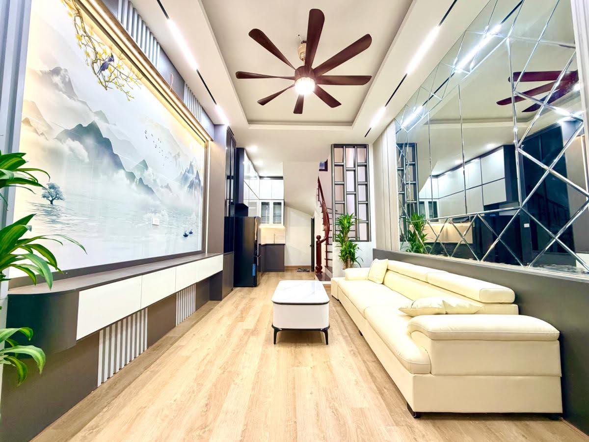  Nhà đẹp đón Tết Ngõ 168 Kim Giang - 32m*5 tầng- Cạnh KĐT Đại Kim-Gần trường, chợ. 8,6 tỷ 