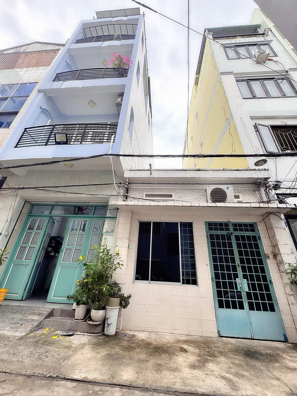  CHÍNH CHỦ 1 ĐỜI SỔ - BÁN NHÀ 2 TẦNG XE HƠI NGỦ TRONG NHÀ Đ.ĐINH CÔNG TRÁNG, QUẬN 1 - NGANG ĐẸP 4M*19M - HIẾM NHÀ BÁN * LH GIANG GIANG: 093.86.76.685 