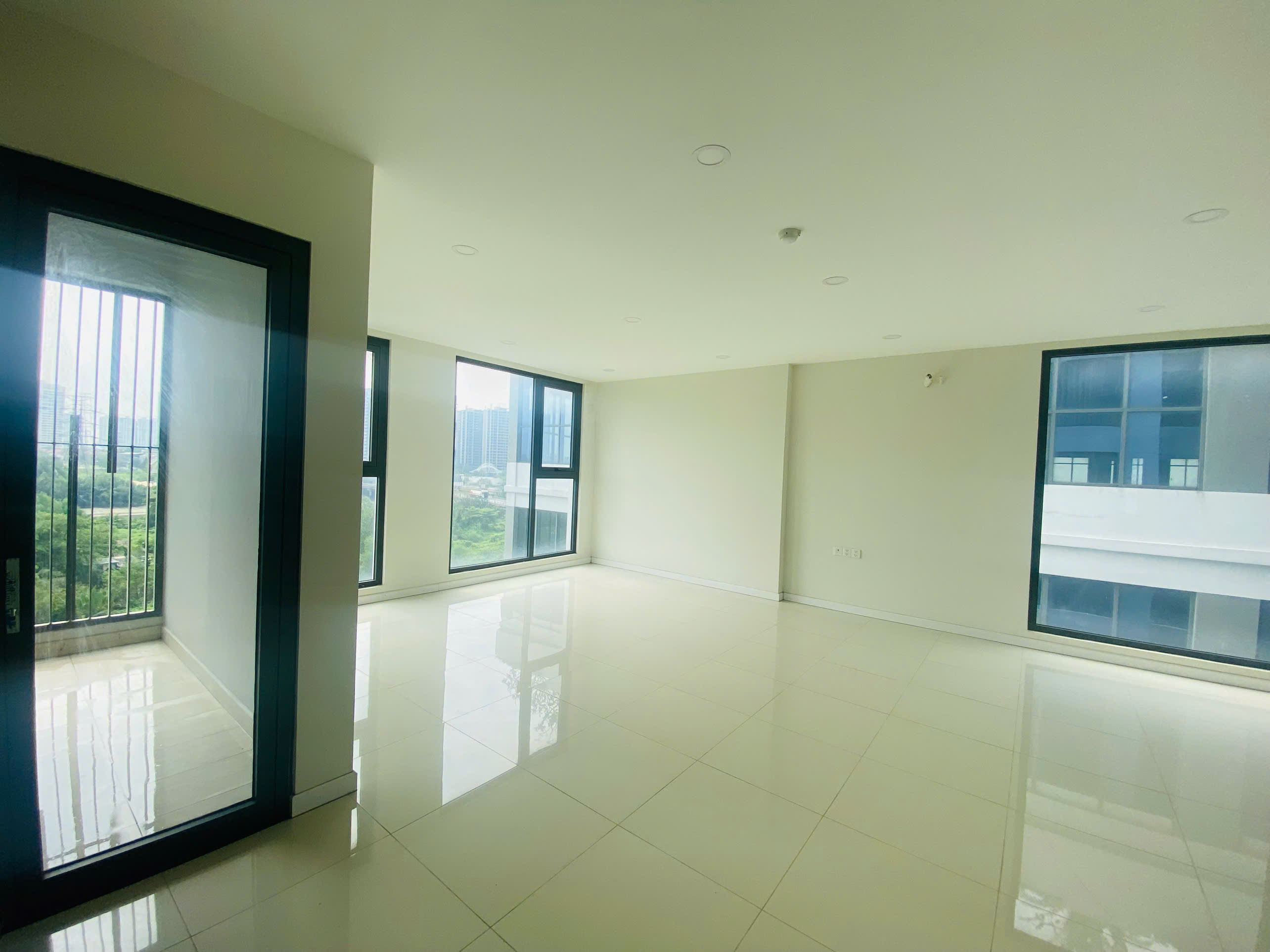  Officetel view sông, hướng Đông Nam, DT 53m2 Lavida Plus, nhận nhà ở ngay! 