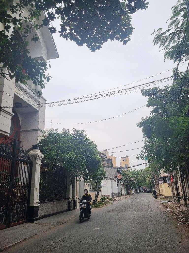  Biệt thự 2mt, 389m2, 3 tầng, 4pn, sổ đỏ, giá 42 tỷ TL, Bình Quới, Phường 27, Bình Thạnh. 