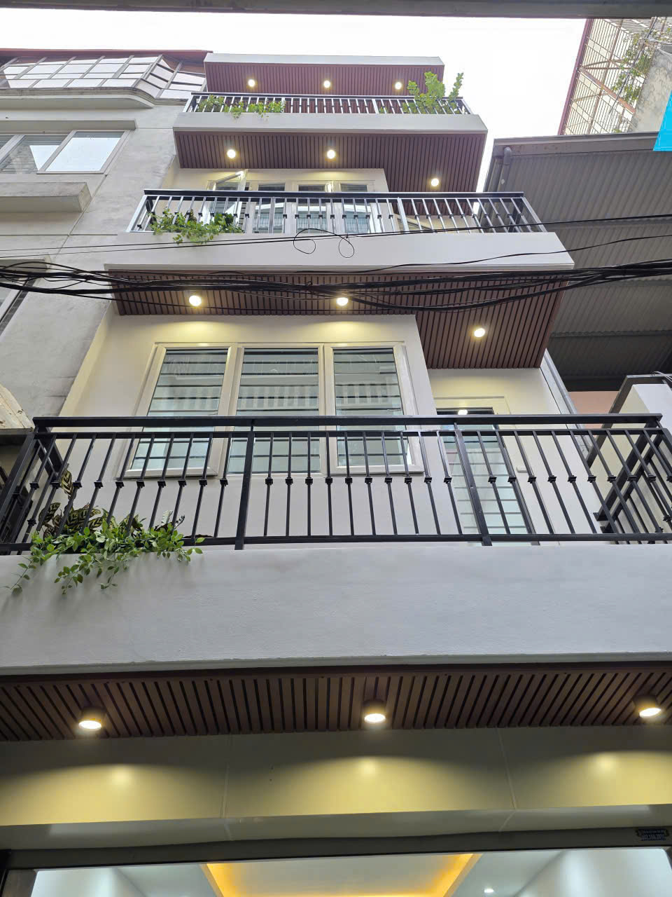  Nhà phân lô Thanh Xuân – ô tô tránh – kinh doanh văn phòng đỉnh – 56m 4 tầng 18.2 tỷ  lh 0326.213.286 