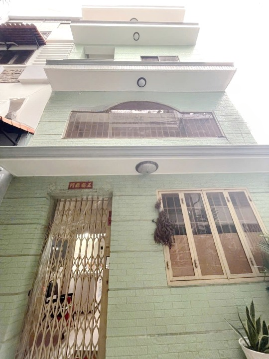  Nhà 2MT hẻm 4m- 418 Trần Phú P7-Q5, Giá : 9,8 Tỉ (TL) 