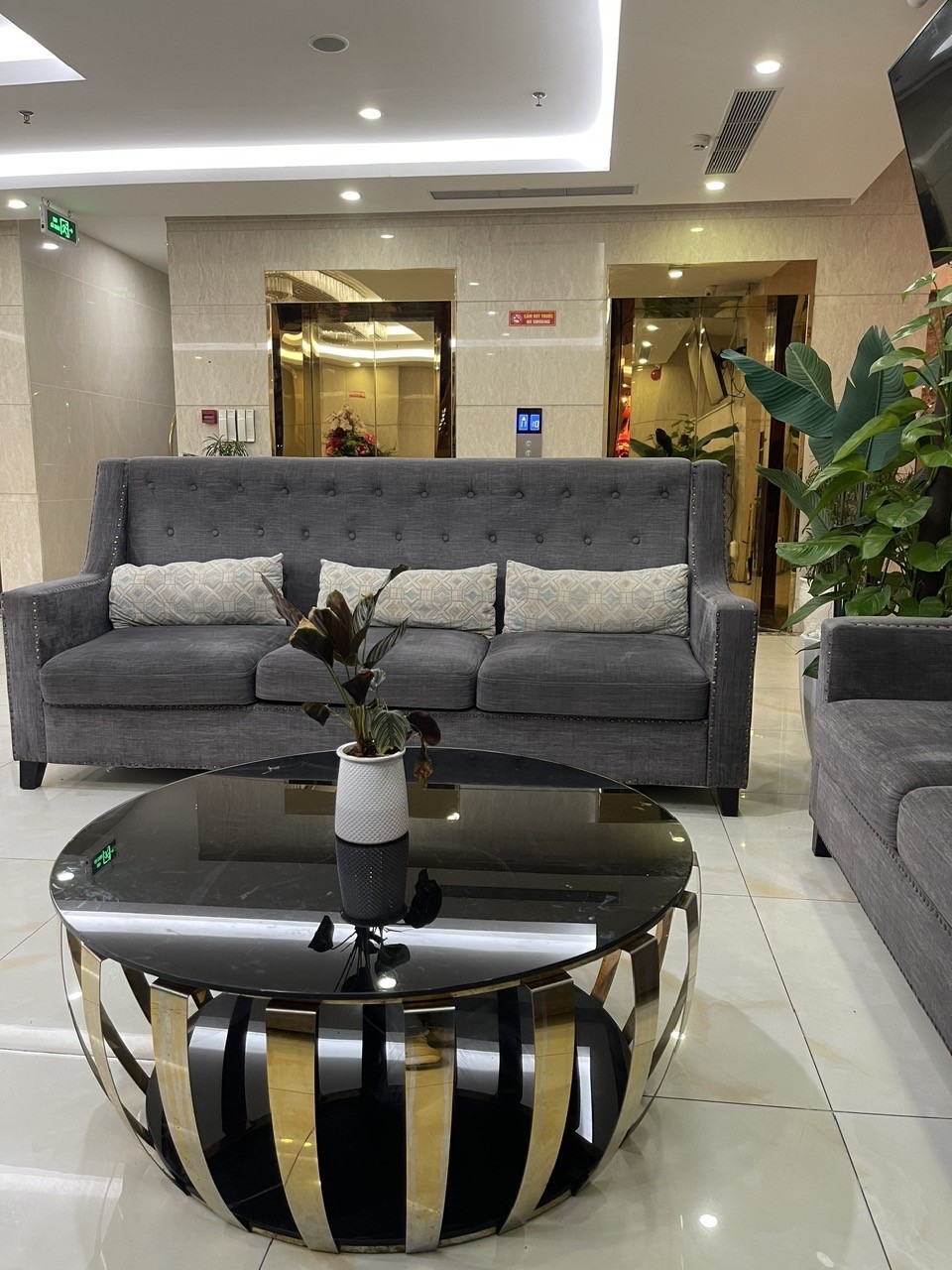  Bán khách sạn 5 sao biển Mỹ Khê Võ Nguyên Giáp 17 tầng 290m2 giá 465 tỷ 