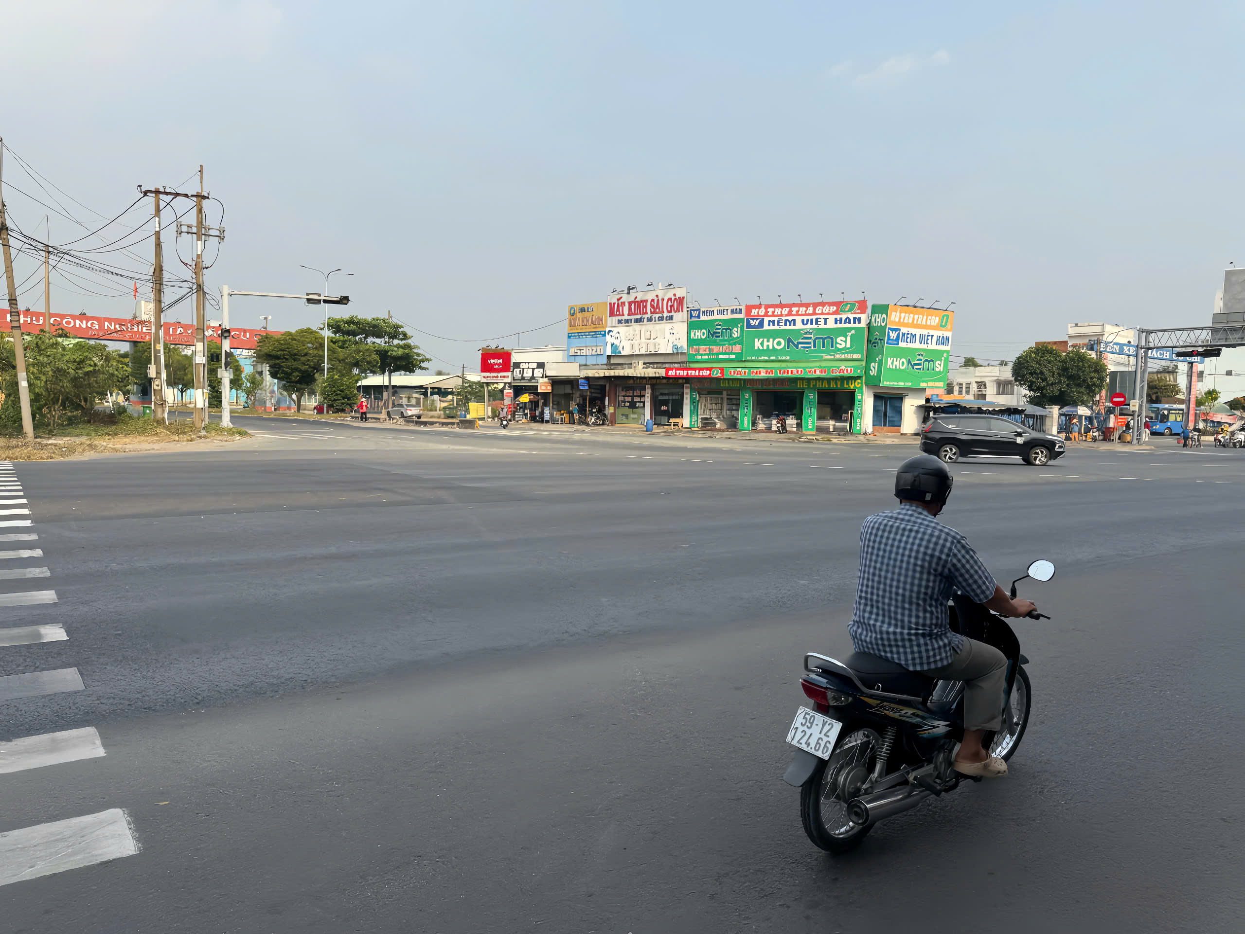  Bán đất tặng nhà mặt tiền Tỉnh Lộ 15, sát TTTM Centre Mall Củ Chi, 95m2 chỉ 5 tỷ 