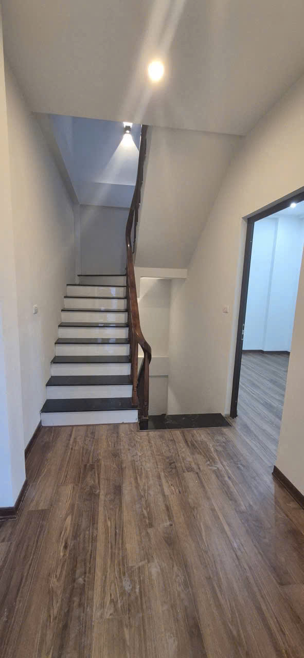  Bán nhà 3 tầng Lô Góc mới tinh tại thôn Đoài Nam Hồng, Đông Anh - 42m2 - Ô tô đỗ cửa 