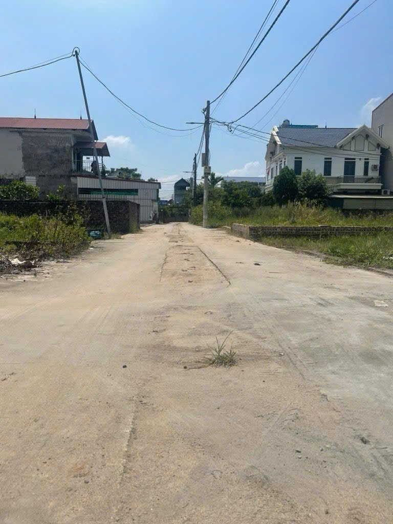  Đất đẹp thôn Ấp Tre (Tổ 9, Quang Minh), Mê Linh. Vuông vắn, MT rộng, đường thông bàn cờ 