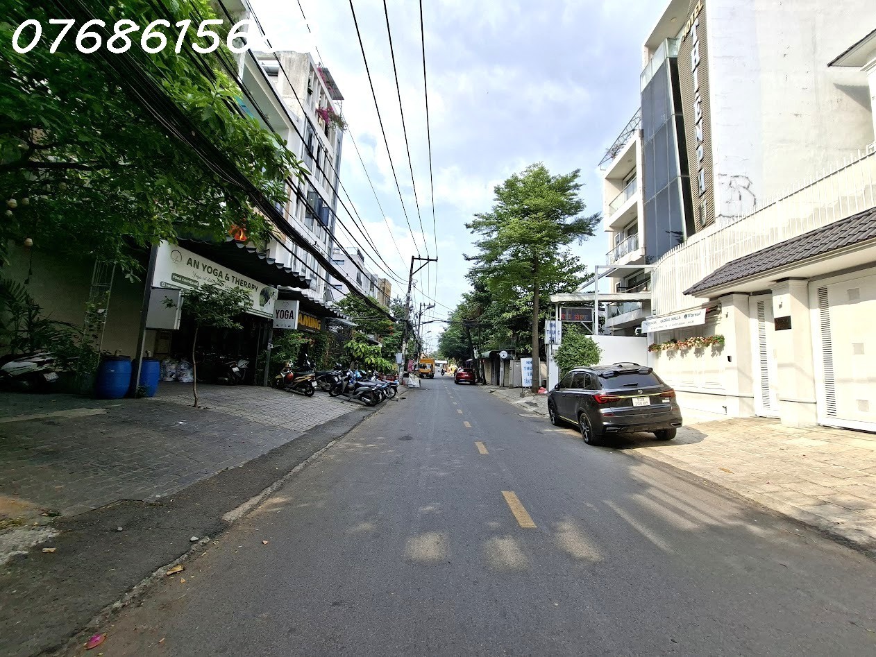  Bán mặt tiền KD gần bên Gigamall Phạm Văn Đồng, 2 tầng, 90m2, đường 12m, sổ hồng, giá 13 tỷ TL 