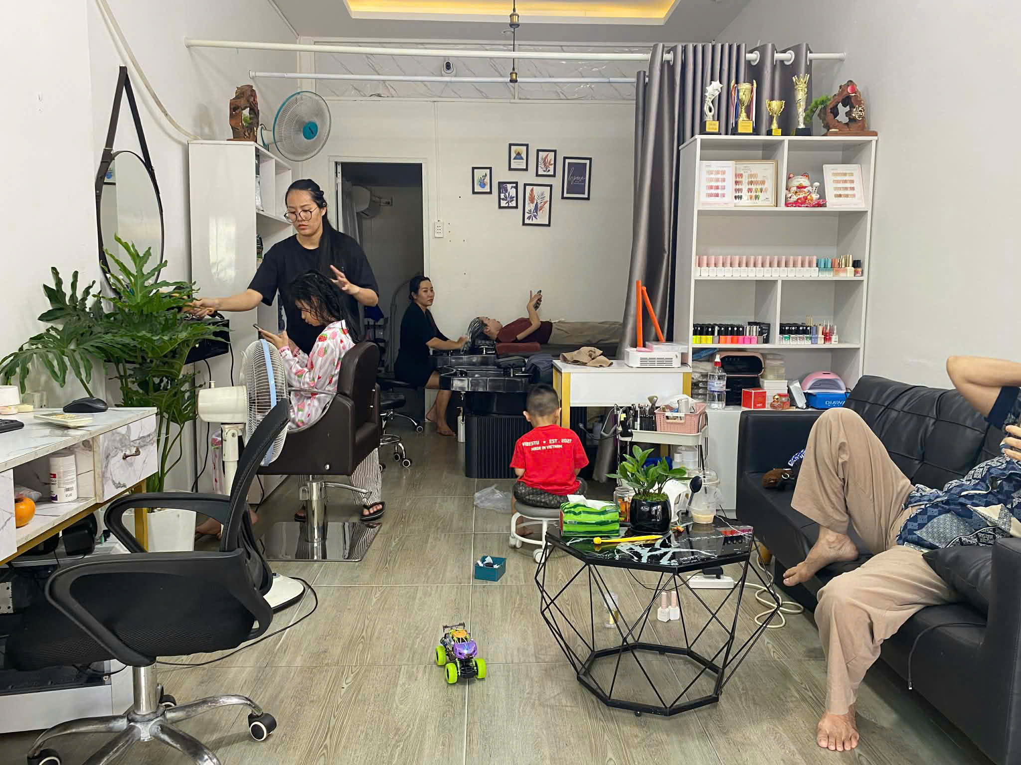  Sang nhượng tiệm tại 942/38 Kha Vạn Cân, Thủ Đức. 