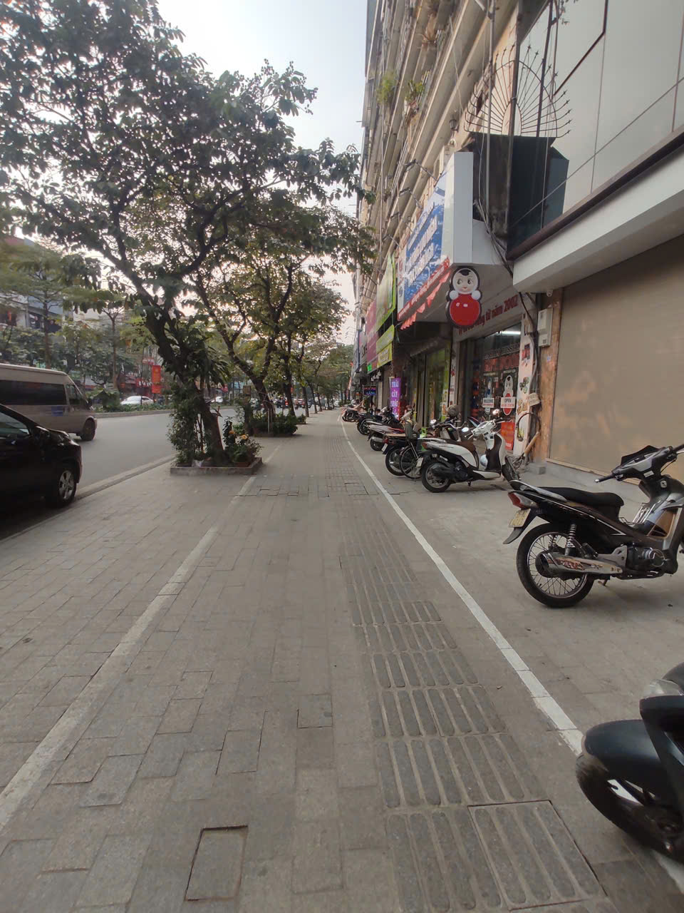  CẦU GIẤY - TRẦN THÁI TÔNG - 150M2 - 9 TẦNG - MT 9M - GIÁ 115 TỶ - HÀNG XÓM ĐSQ MỸ - MẶT PHỐ VIP - VỈA HÈ ĐÁ BÓNG 