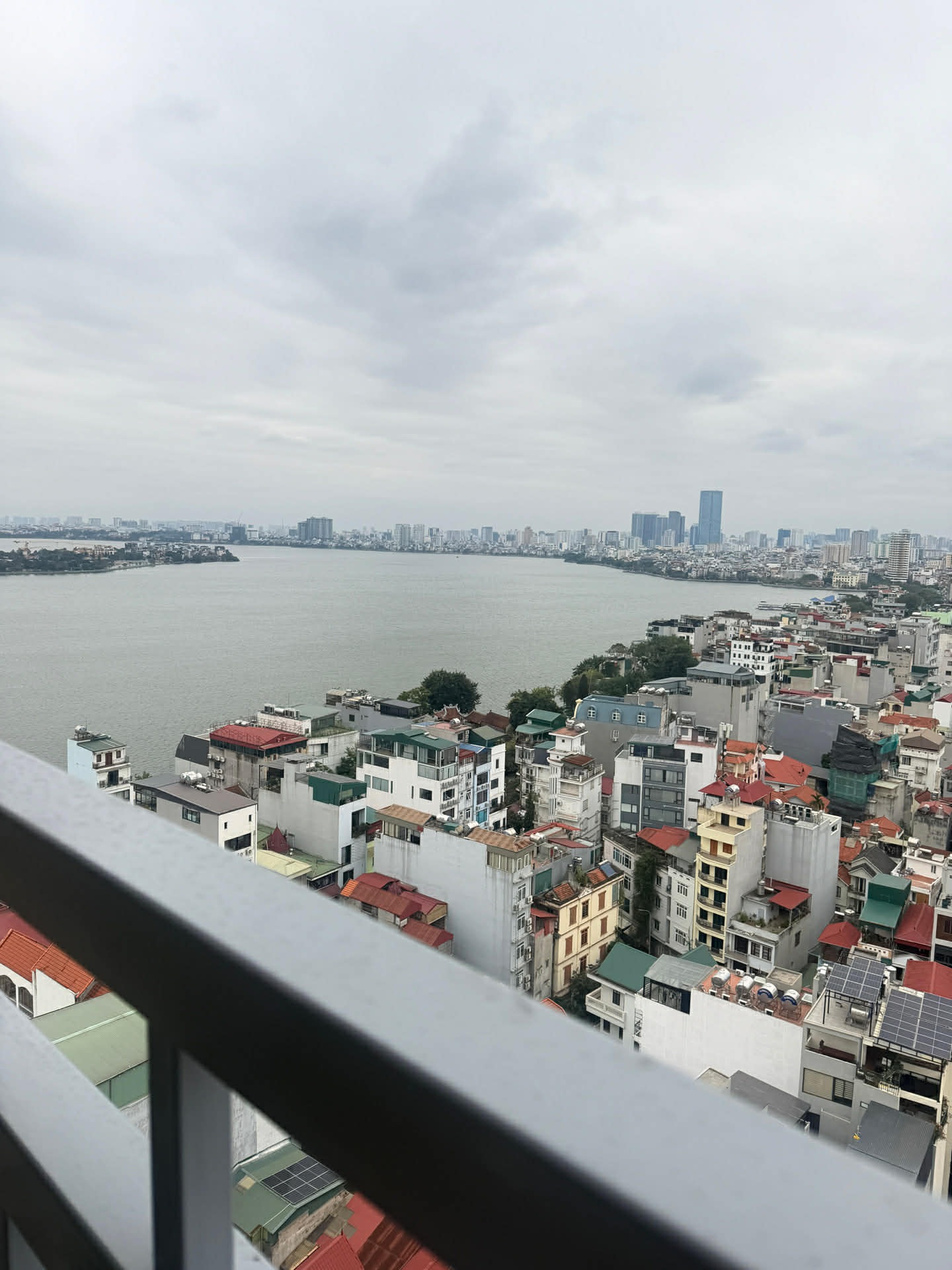  26.01.26.1 Bán căn hộ 3 ngủ 2 WC tại Lạc Long Quân, ngắm pháo hoa Hồ Tây, căn góc 2 mặt thoáng, nhà mới tinh chưa ở 