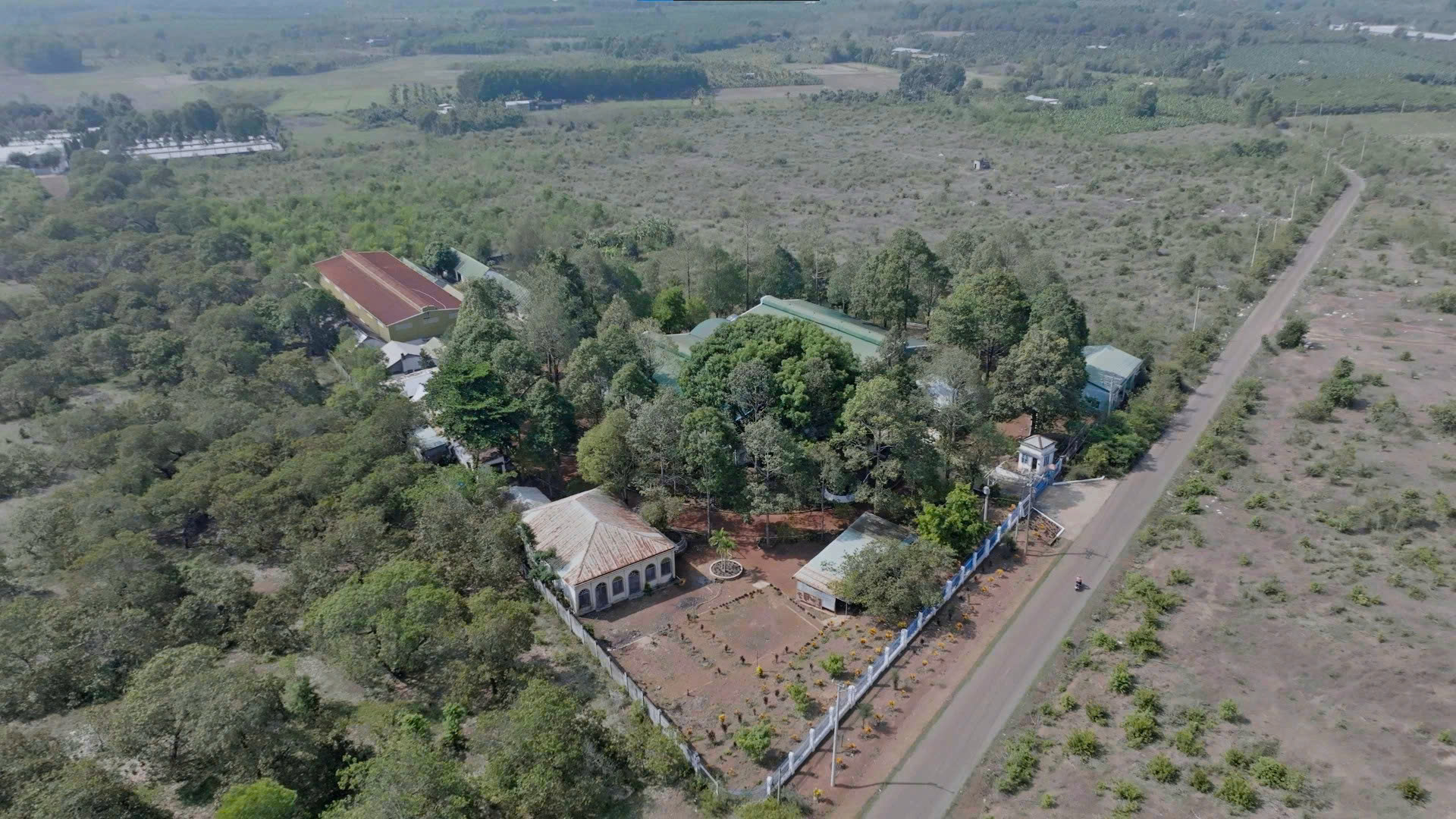  Nhà xưởng công nghiệp kinh doanh, đất SKC sử dụng lâu dài, chuyển nhượng toàn bộ 