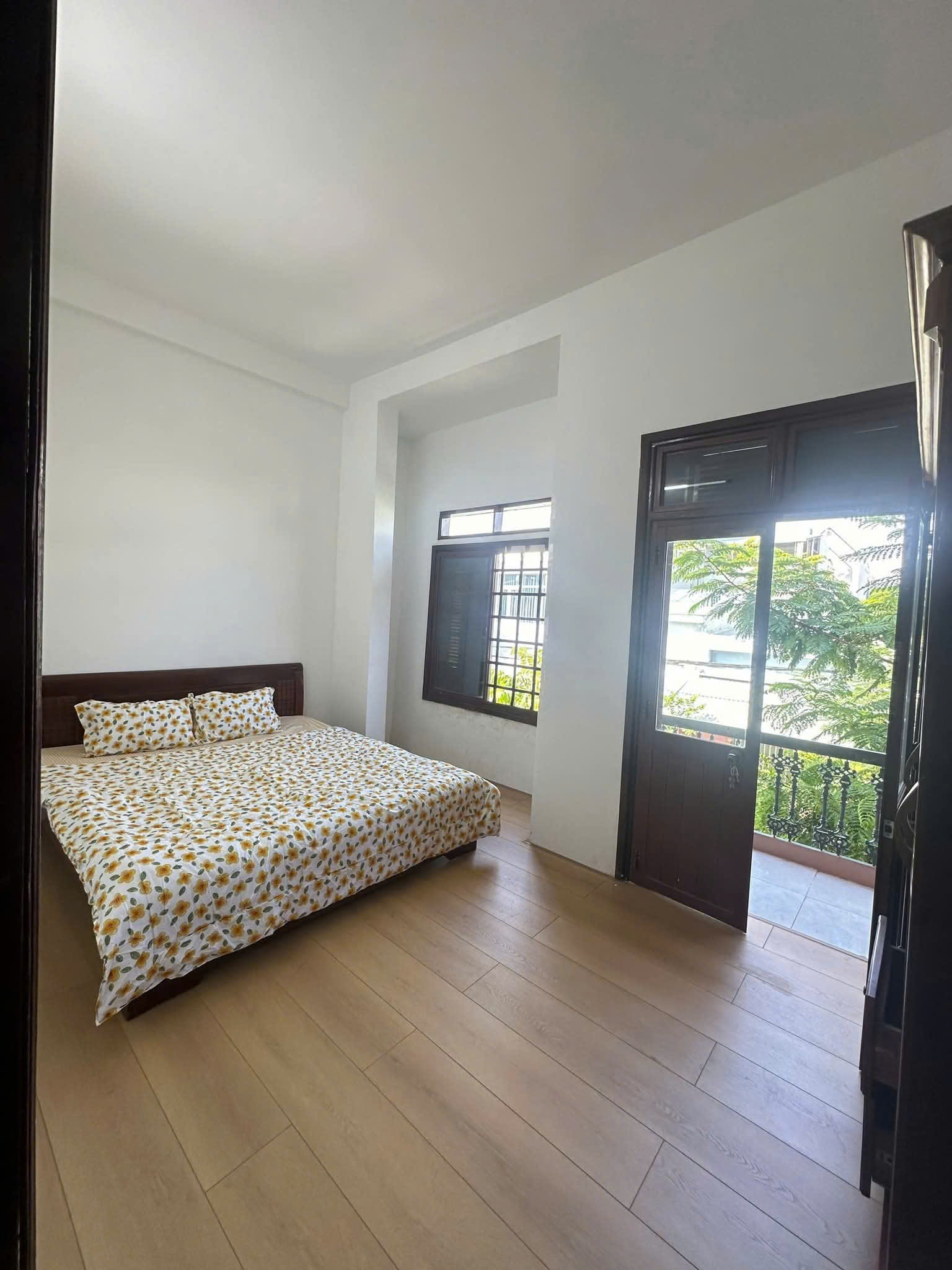  ????????BÁN NHÀ 3 TẦNG ĐƯỜNG LƯƠNG KHÁNH THIỆN - GẦN BIỂN 