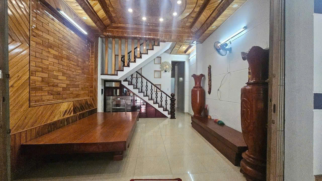  Bán nhà 3 tầng đường Đoàn Hữu Trưng - Song song Yên Thế - Bắc Sơn 