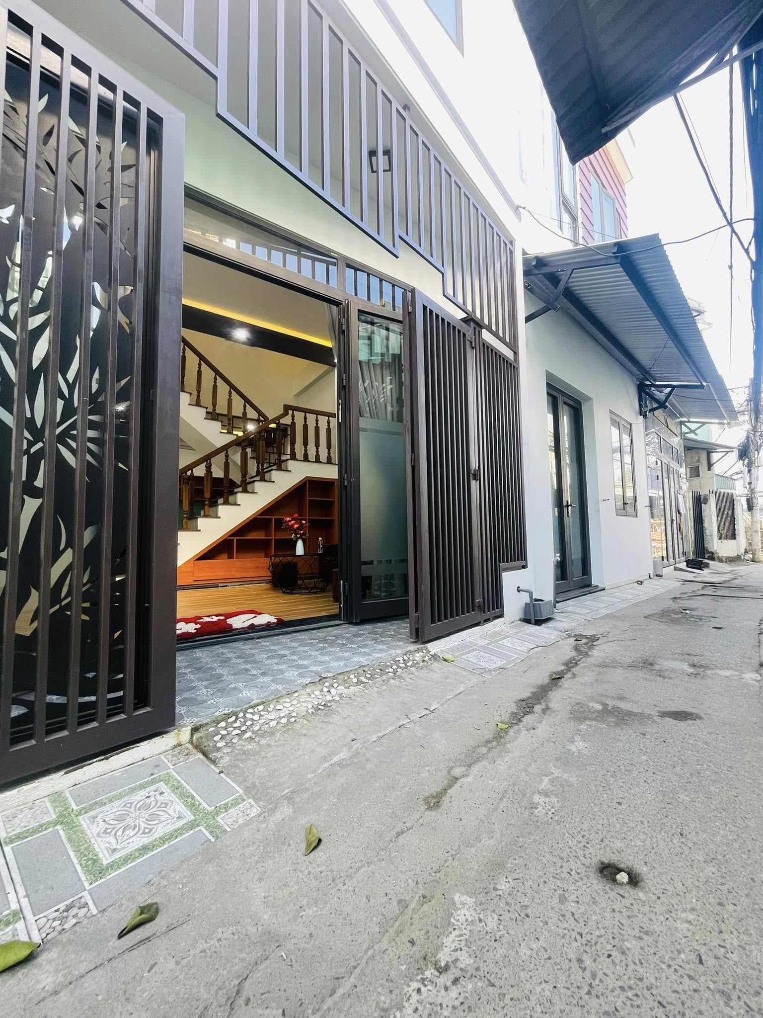  Nhà 2 tầng 2 mê kiệt Ô tô FULL nội thất Y hình  - gần đường chính TÔ HIỆU 