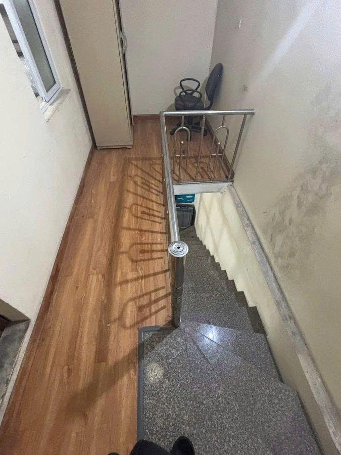  ????GIỮ TIỀN!: sát Văn Miếu Quốc Tử Giám – mặt tiền 4m – ngõ nông Văn Hương 